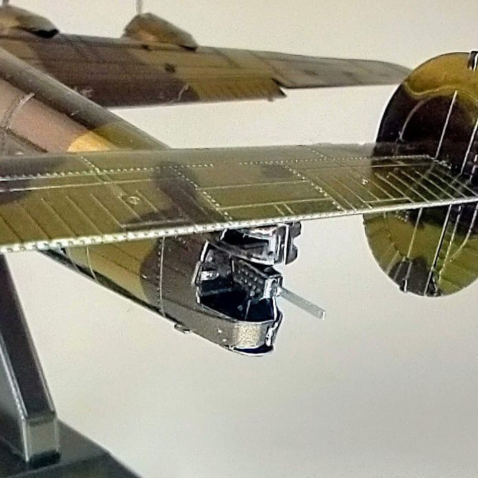 Mô Hình 3D Kim Loại Lắp Ráp Máy Bay Ném Bom B-24 Liberator