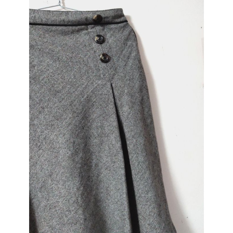 Thanh lý chân váy dạ