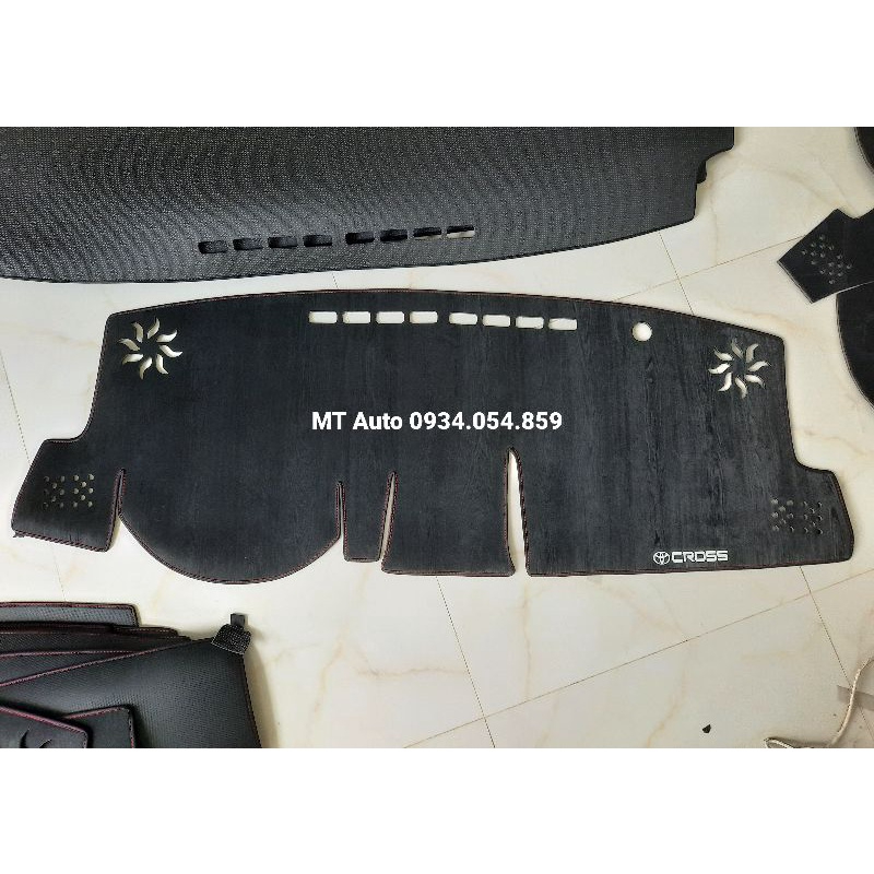 Thảm Trải Taplo Toyota Cross