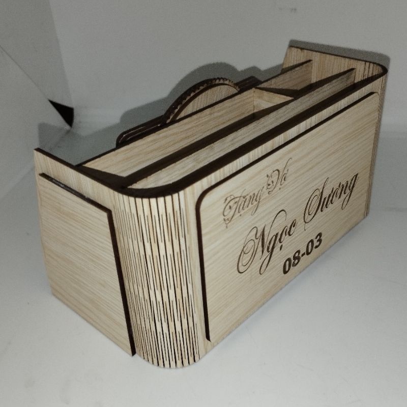 KỆ ĐỰNG BÚT ĐỂ BÀN - KHẮC TÊN MIỄN PHÍ THEO YÊU CẦU