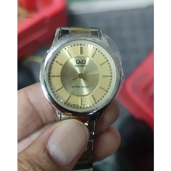 Đồng hồ nữ QQ-Q949J401Y - Size mặt 30 mm - Q&Q Japan