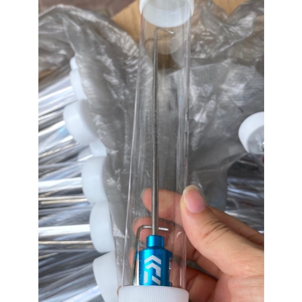 Gạt cá Gắn rọng TiTan