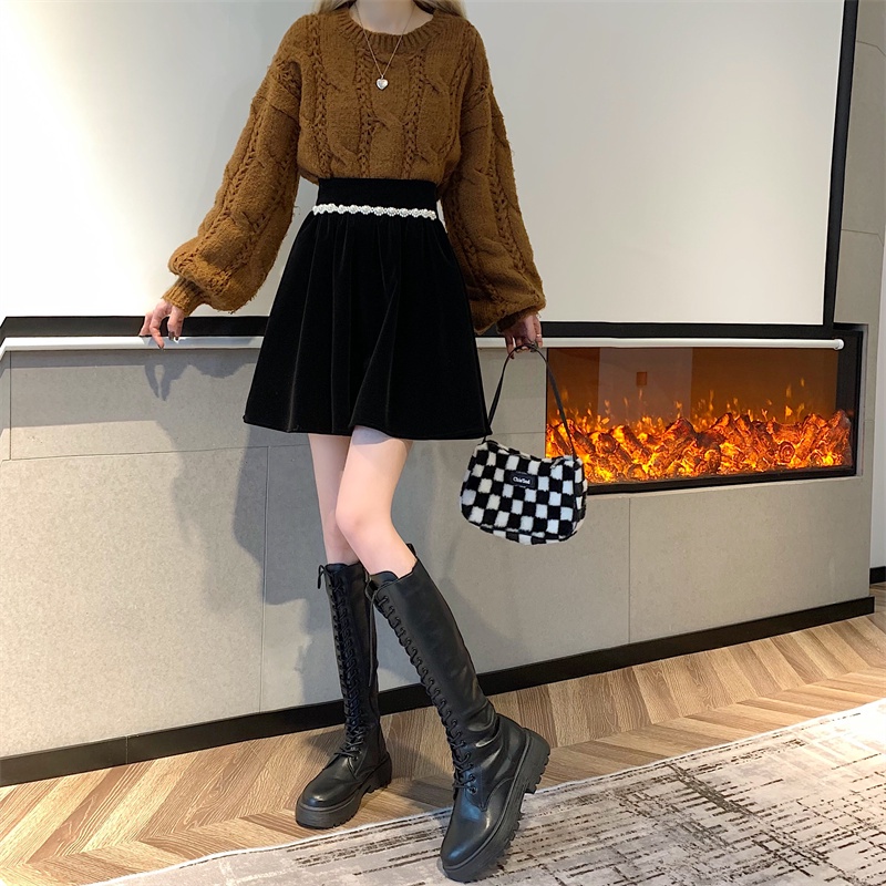 CHÂN VÁY NHUNG XÒE KOREA  MÃ 4587