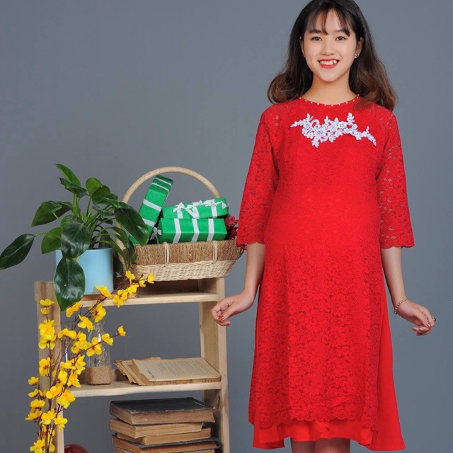 Áo dài bầu cách tân đỏ