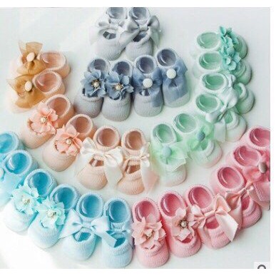 Bộ 3 đôi tất nơ công chúa khác kiểu khác màu cho bé sơ sinh size M ( 3-9 tháng tuổi )