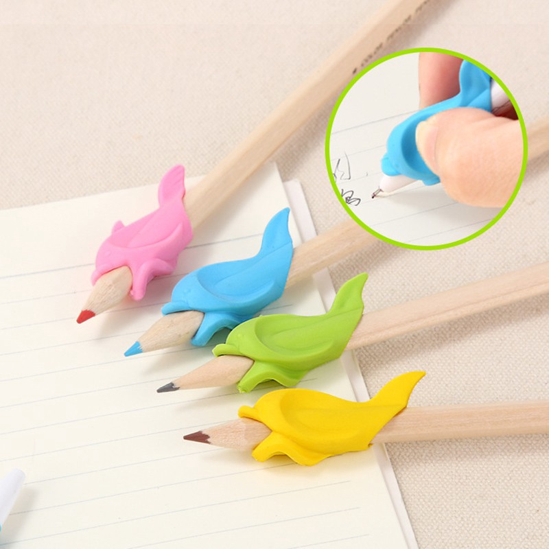 Set 5 dụng cụ hỗ trợ cầm bút đúng cách hình cá héo cho bé