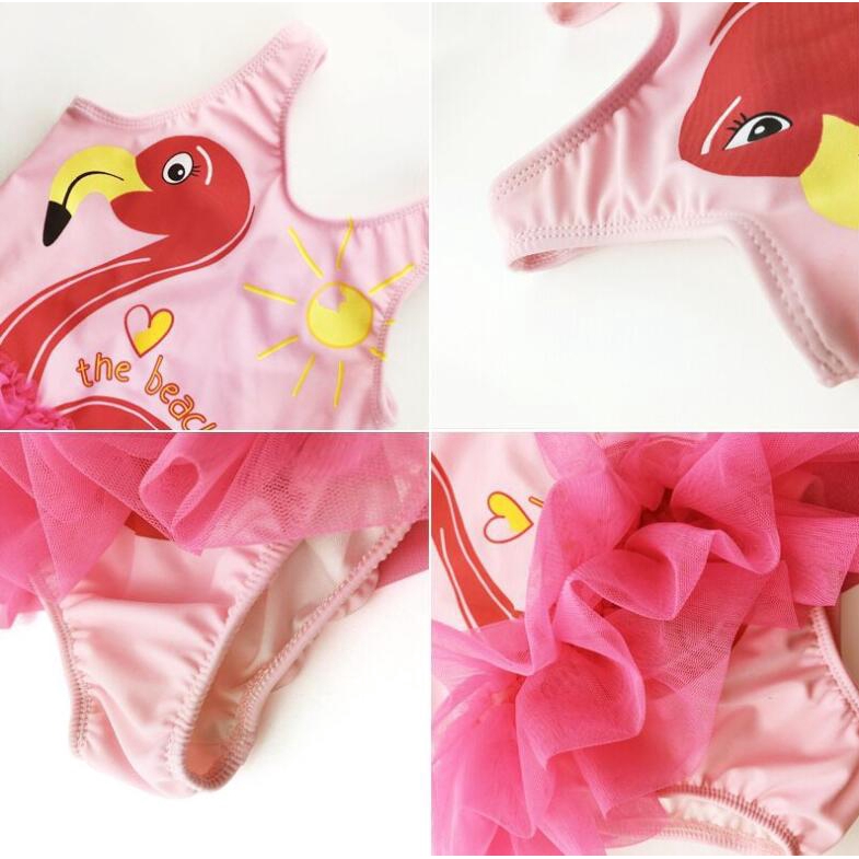 Bộ đồ bơi liền thân in hình chim hồng hạc dành cho bé