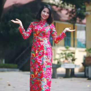 Áo dài con công cho mẹ