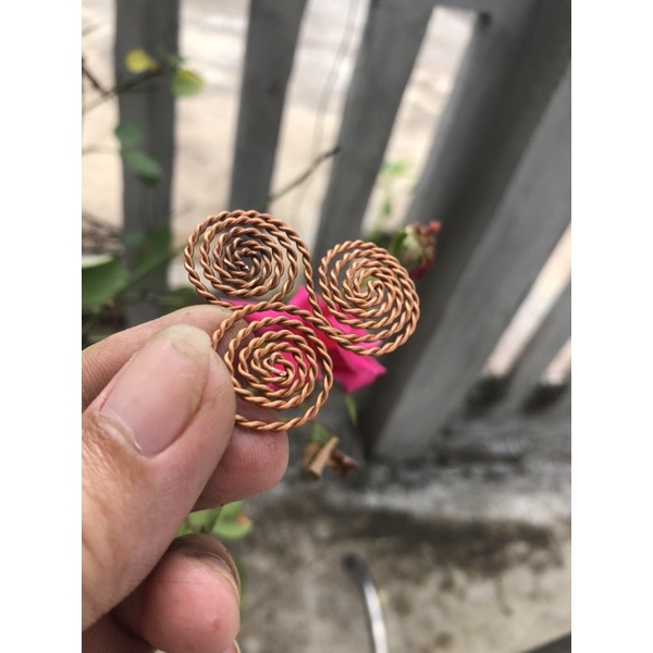 Vòng triskelion  tránh sóng bức xạ điện từ dành cho laptop, điện thoại