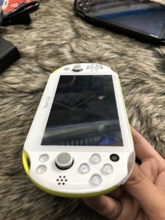 Máy PSVita 2000 hack full phụ kiện ( hàng nhật bãi )