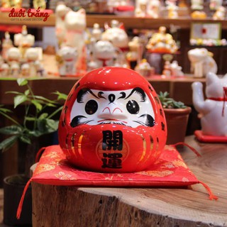 Daruma sứ Đựng tiền 20cm - kèm thảm đỏ