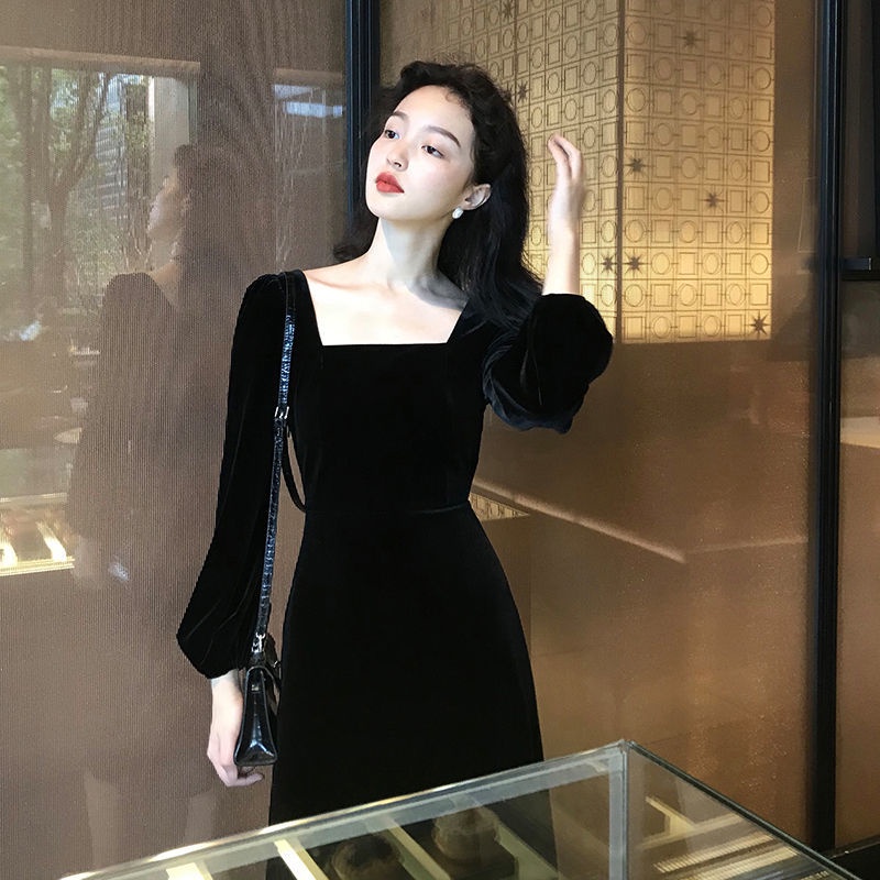 Đầm nhung đen dáng dài cổ vuông kiểu Retro Pháp thanh lịch | BigBuy360 - bigbuy360.vn