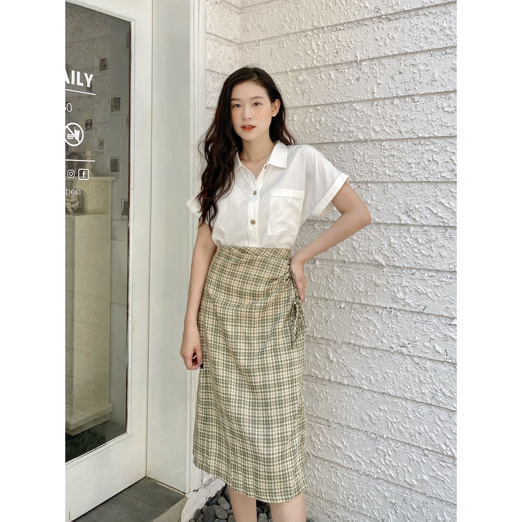 Chân váy xẻ dài nữ MADELEN màu kẻ phối rút nhún cá tính | BigBuy360 - bigbuy360.vn