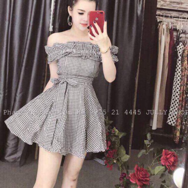 Đầm caro bẹt vai