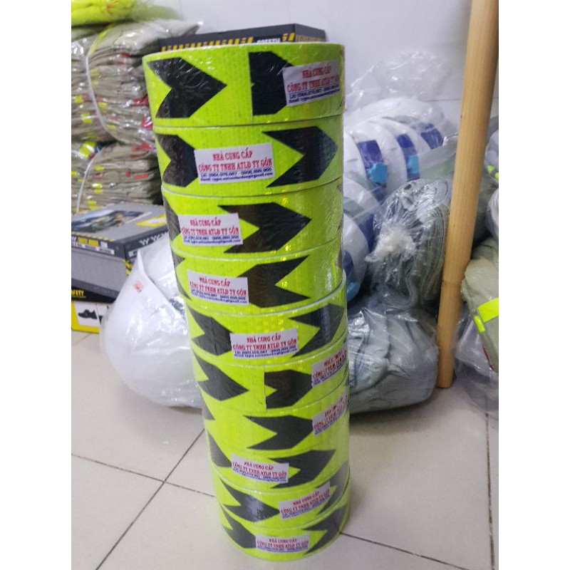 Băng keo decal phản quang màu xanh chuối - Mũi tên đen