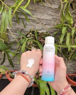 Xịt chống nắng may create