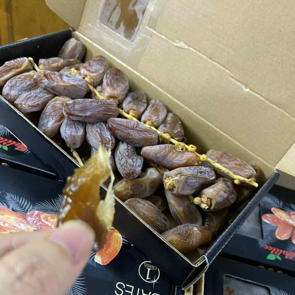 Chà là nguyên cành Deglet Nour Dates Isarel 500g - Date T10/2022