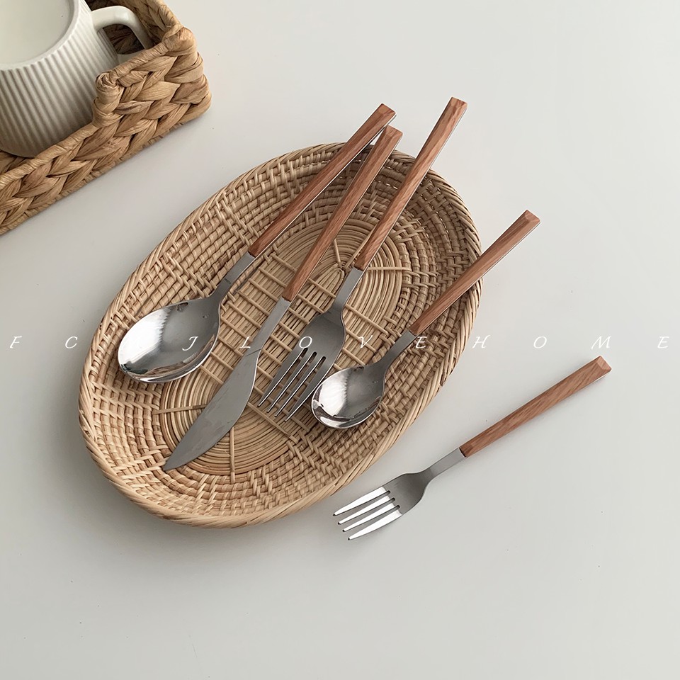 Muỗng/nĩa/dao chất liệu thép không gỉ với tay cầm giả gỗ thời trang Nhật Hàn độc đáo