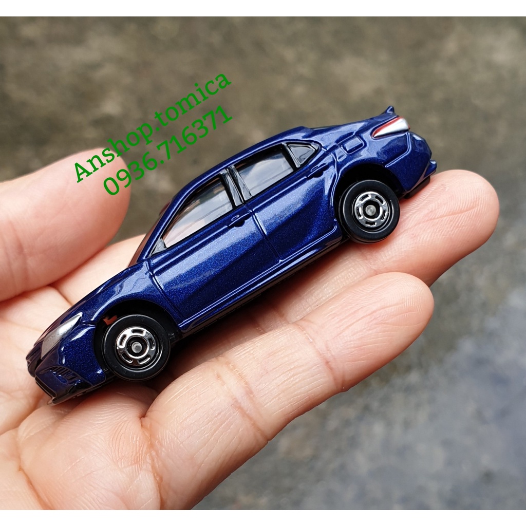Mô hình xe Toyota Camry màu xanh tomica Nhật bản