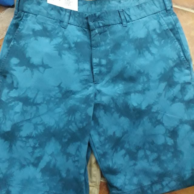 Quần sóc hoa văn chìm