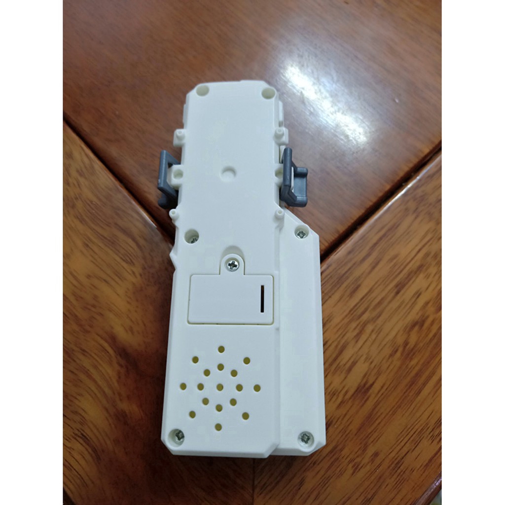 Bệ Phóng Con Quay Beyblade Beylogger Plus Có Đèn LED Nhấp Nháy Có Pin Cho Trẻ Em