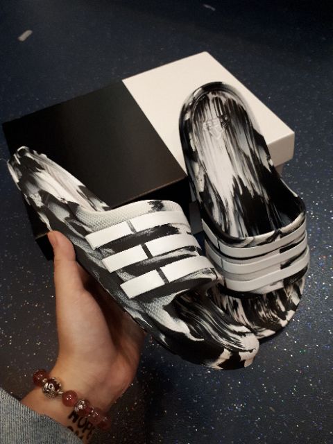 Dép Adidas Duramo Slide camo slide trắng