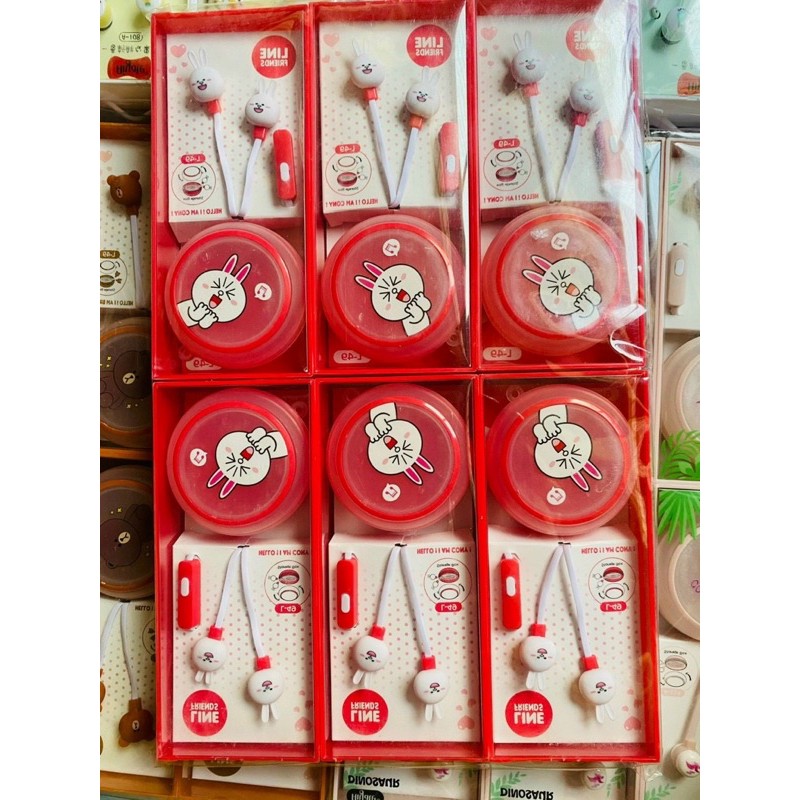 Tai nghe nhét tai có hộp đựng