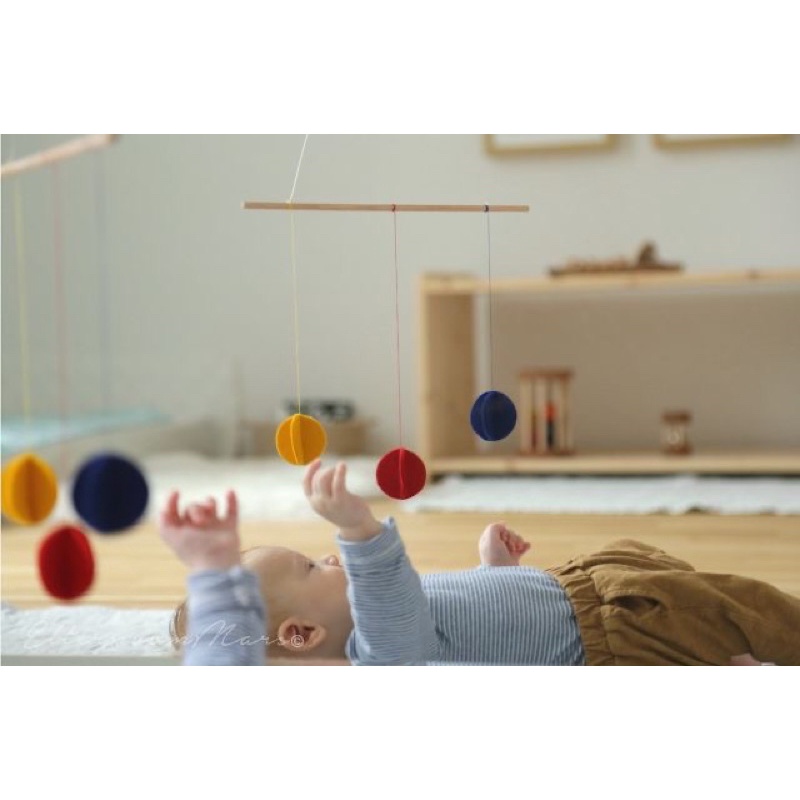 Đồ chơi treo nôi - Khối cầu đơn sắc| Giáo cụ Montessori sơ sinh