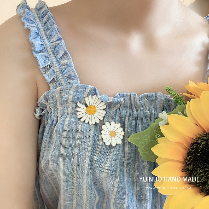 Ghim Cài Áo Hình Hoa Cúc Dễ Thương Cho Nữ