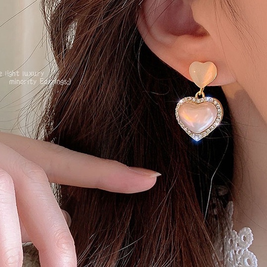 Đôi Khuyên Tai Đính Ngọc Trai Thời Trang Cho Nữ
