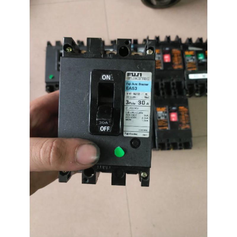 Át nhật bãi Fuji chống chập chống quá tải khối 30A 40A