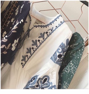 Đầm thêu hoa bohemien
