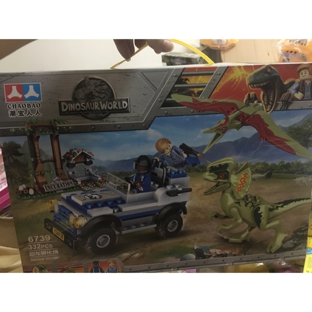LEGO KHỦNG LONG và SỬA CHỮA NHÀ MÁY BÁNH KẸO