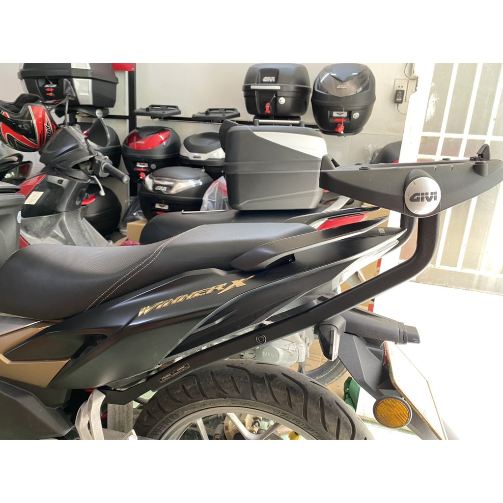 Combo thùng xe Winner X, thùng Givi E43NTL_ADV, baga HRV Winner X, thùng giữa Givi G12N và túi cặp hông Givi EA101B