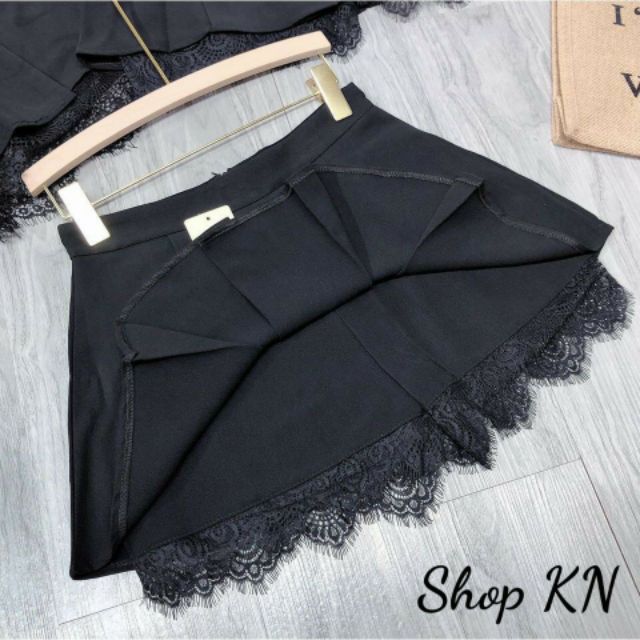 Chân váy xếp ly to phối ren sành điệu