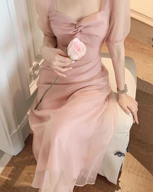 ĐẦM VOAN XOĂN NGỰC TRẮNG - HỒNG