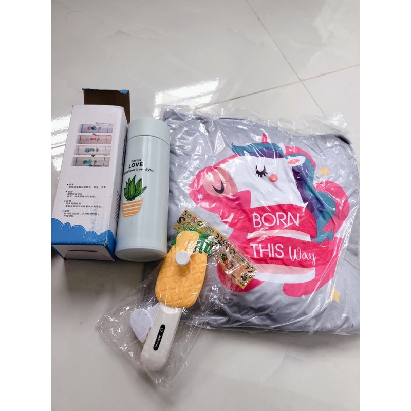 Combo quà tặng của Diana ko bình ko quạt