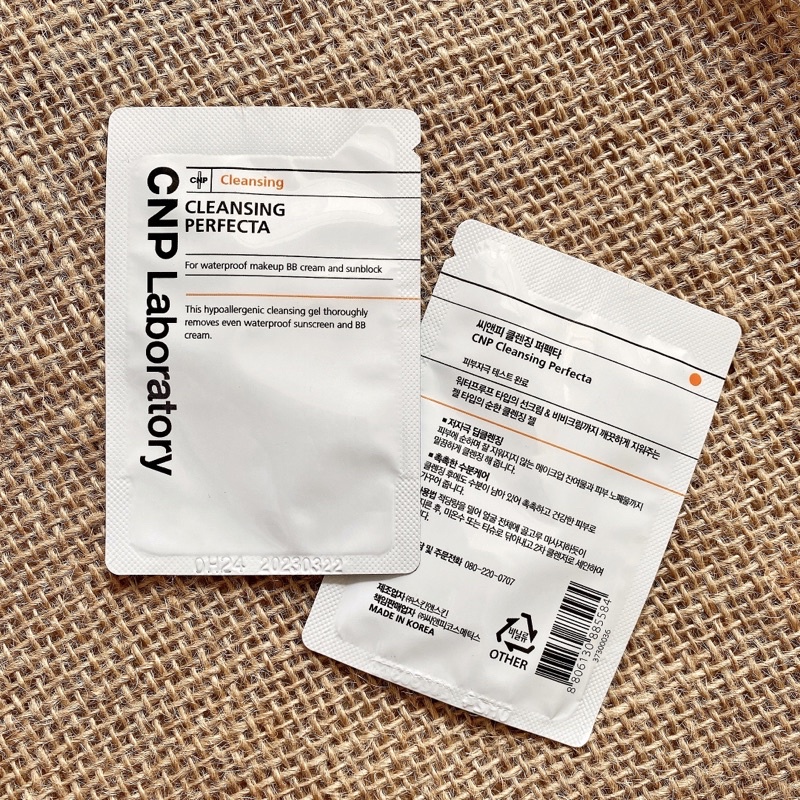 Tẩy trang siêu thích CNP dạng sữa