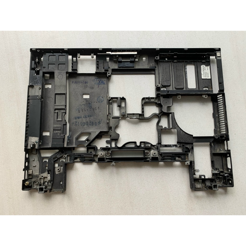 Vỏ laptop dell E6400