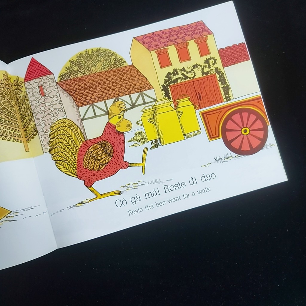 Sách - Picture book song ngữ :Chuyến đi dạo của cô gà mái rosie (dành cho bé 0-6 tuổi)