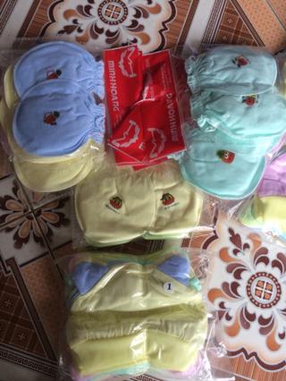 Combo 5 mũ sơ sinh 5 bao chân bao tay