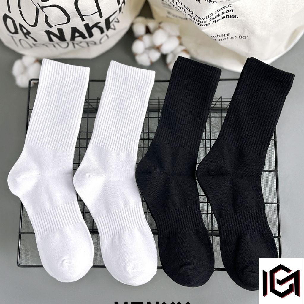 Tất cao cổ nam nữ chumi hai màu trắng đen cho cả nam và nữ