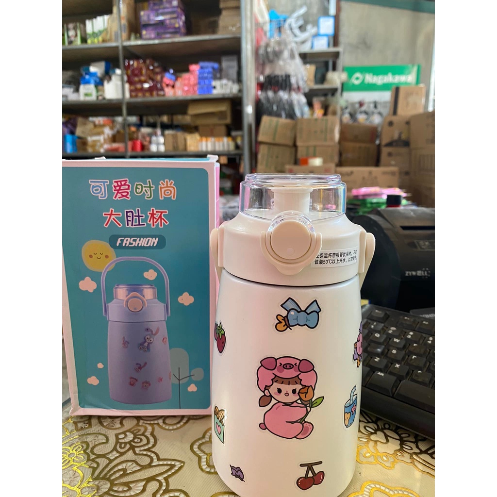 Bình giữ nhiệt có tay cầm dán hình ngộ nghĩnh