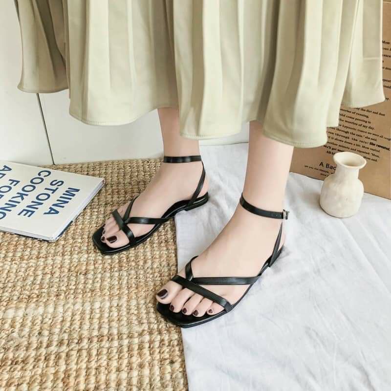 (có sẵn)giày size lớn nữ sandal big size 40 41 42 43 dây mảnh