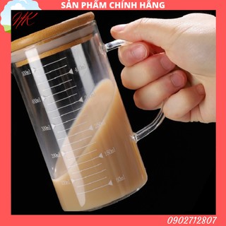 Ly đong chia vạch thủy tinh chịu nhiệt có quai 500ml nắp tre - Sapata