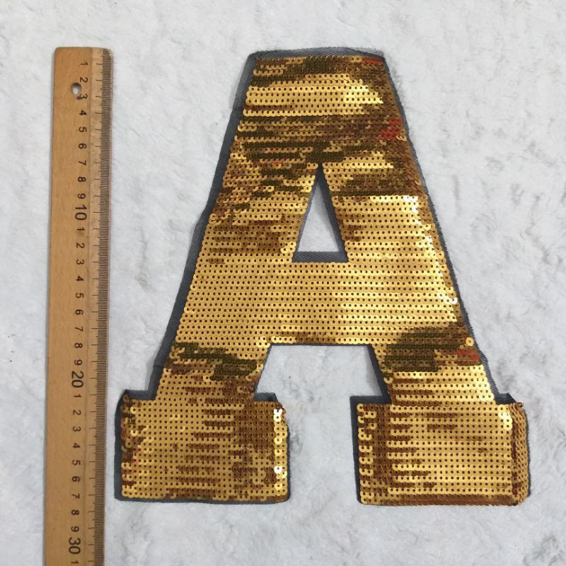 Hình may trang trí.