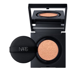 Kem nền Nars Natural Radiant longwear cushion foundation