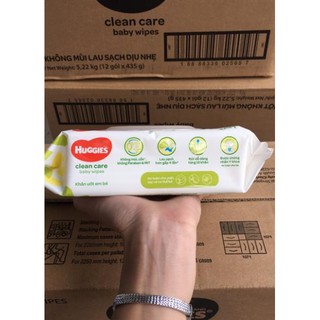(Grab/Now) Khăn Giấy Ướt Em Bé Huggies (Bịch 64 miếng)