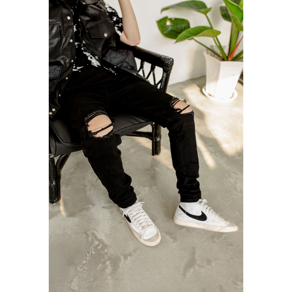 Quần Jeans Nam Snazzy Vải Bò Denim Màu Đen Rách Gối Co Giãn Form Slimfit Distress Black
