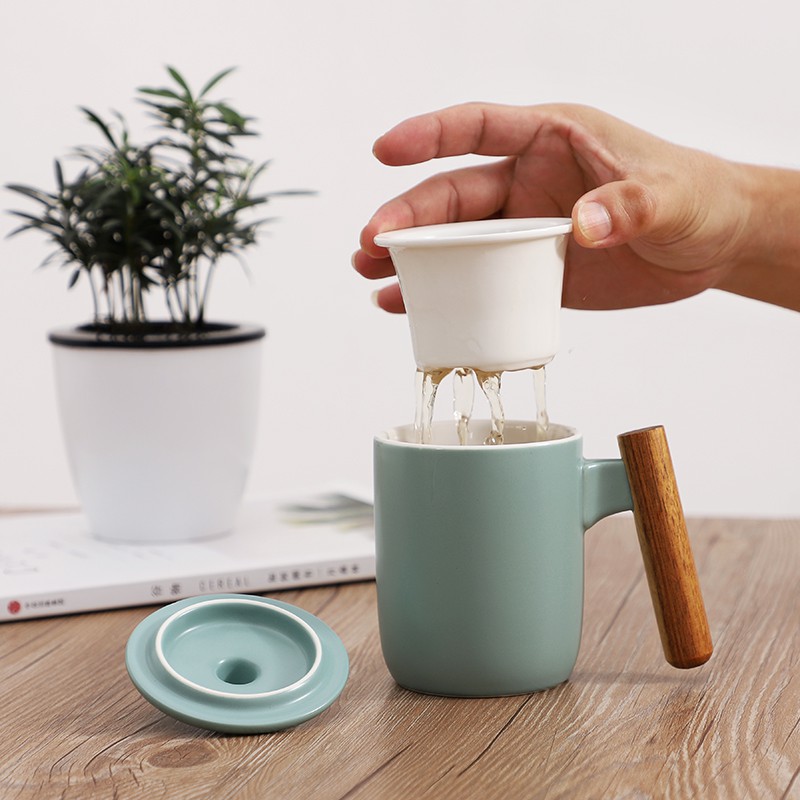 Cốc uống trà có ngăn lọc trà đa năng Gốm sứ quai gỗ phong cách Nhật Bản